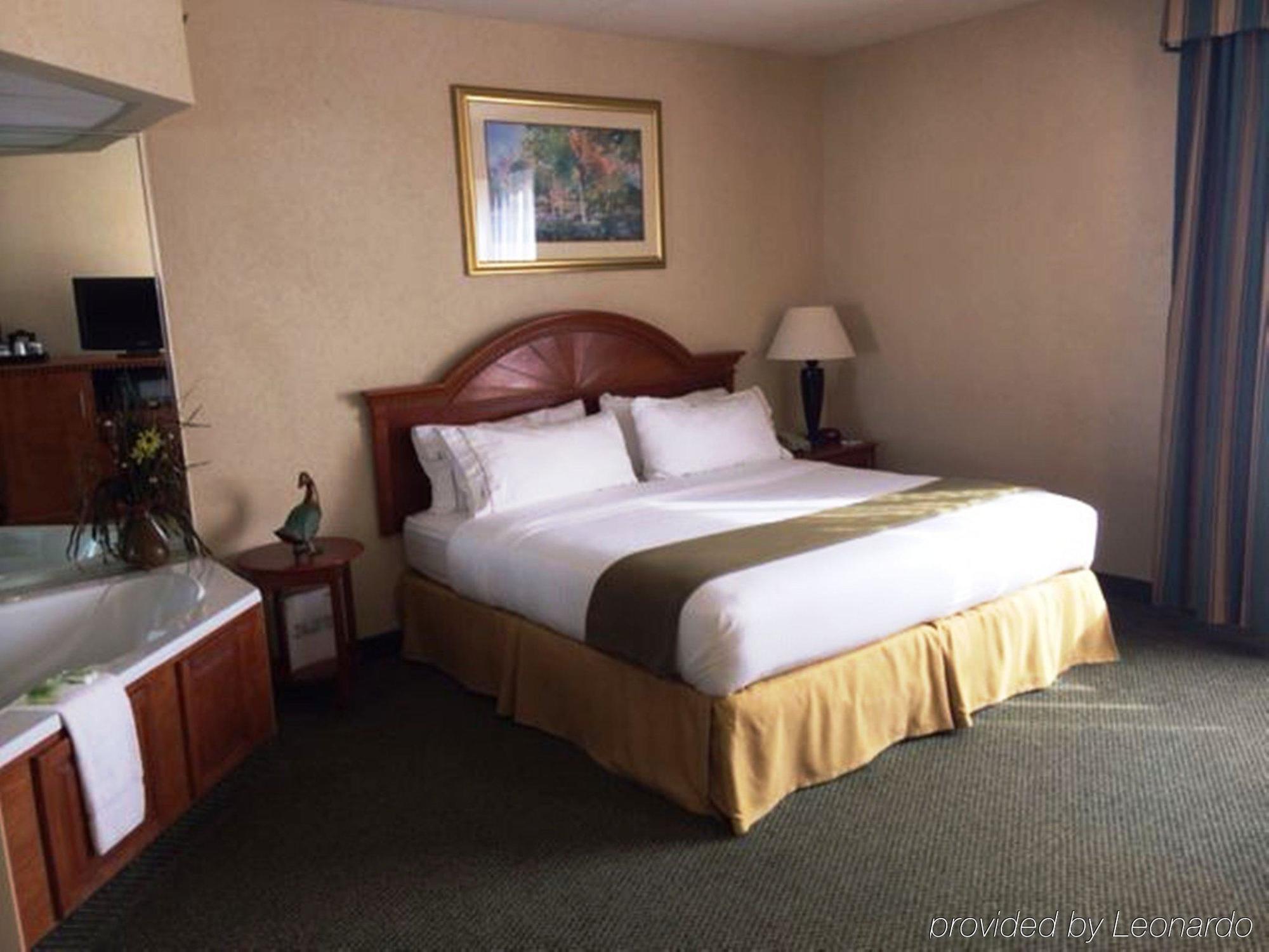 Holiday Inn Express Cambridge By Ihg Exterior foto