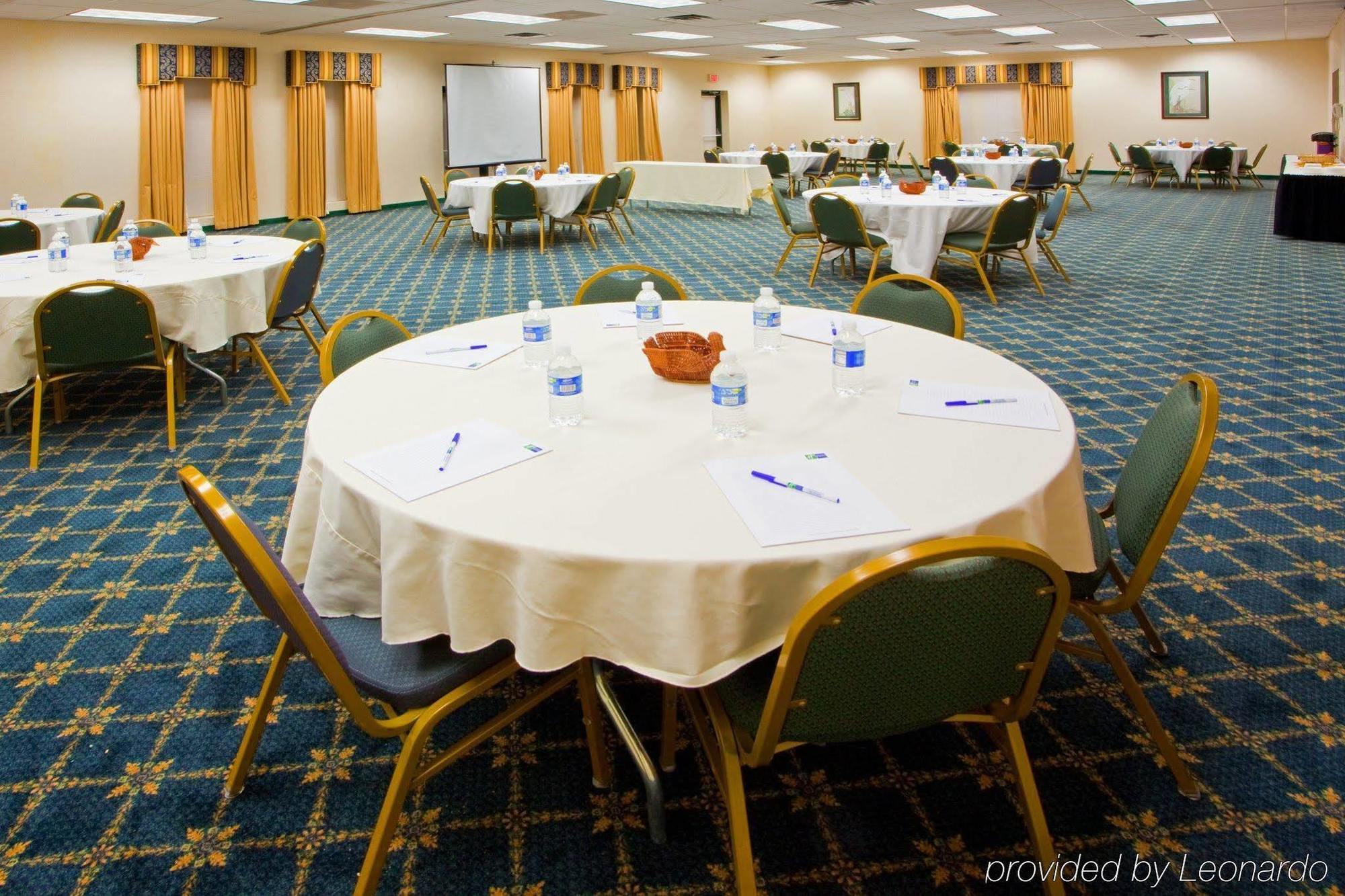 Holiday Inn Express Cambridge By Ihg Exterior foto