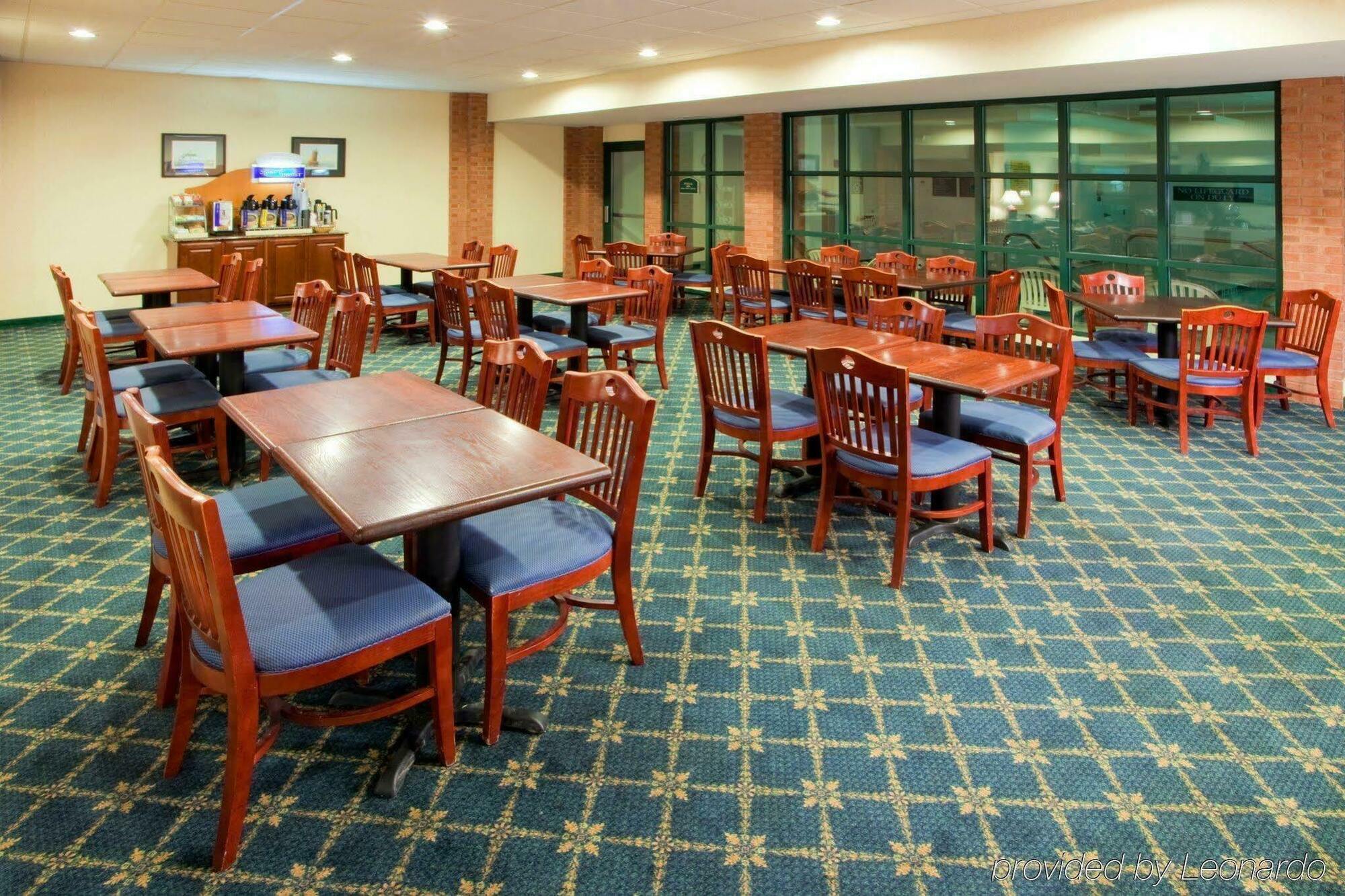 Holiday Inn Express Cambridge By Ihg Exterior foto